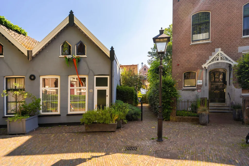 Voormalige kleuterschool, Rotterdam: De school vanaf de straat