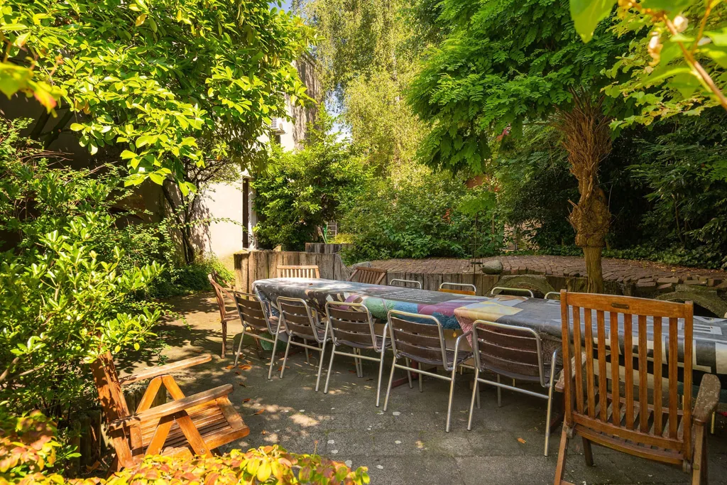 Voormalige kleuterschool, Rotterdam: De tuin van de school