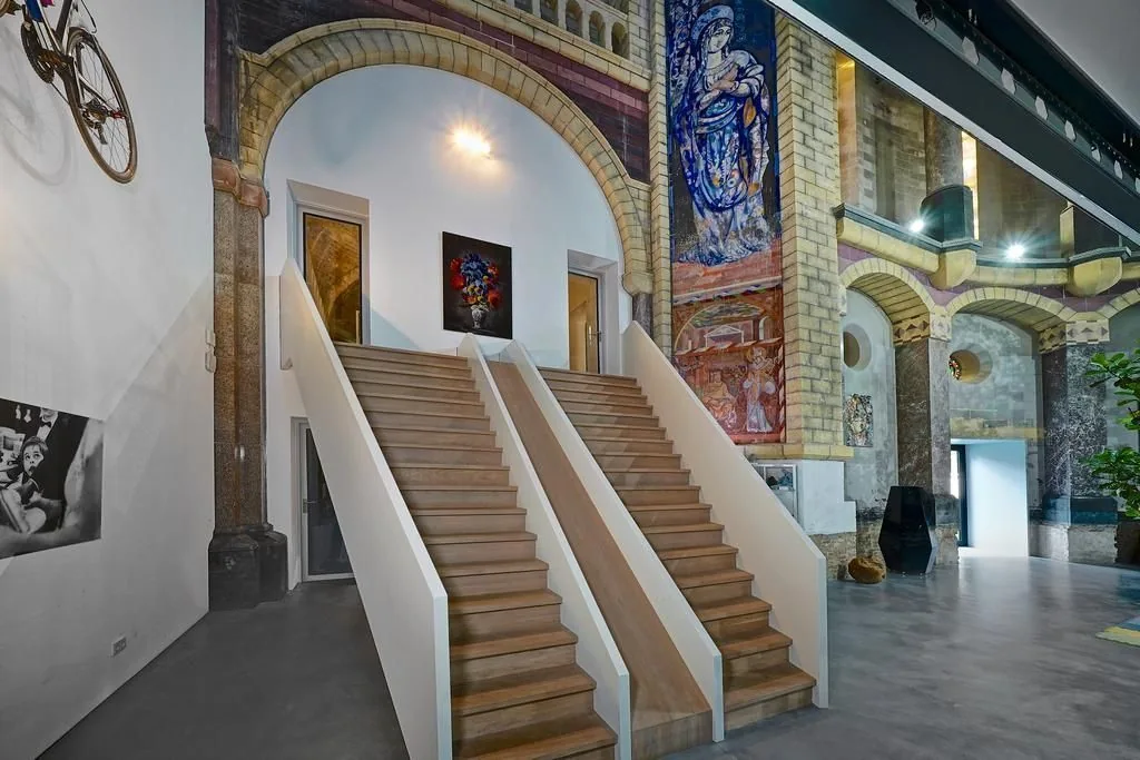 Sint Lambertuskerk, Maastricht: De trap naar de verdieping