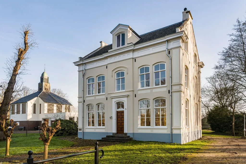 Voormalige pastorie, Purmerend: De symmetrische voorgevel van de pastorie