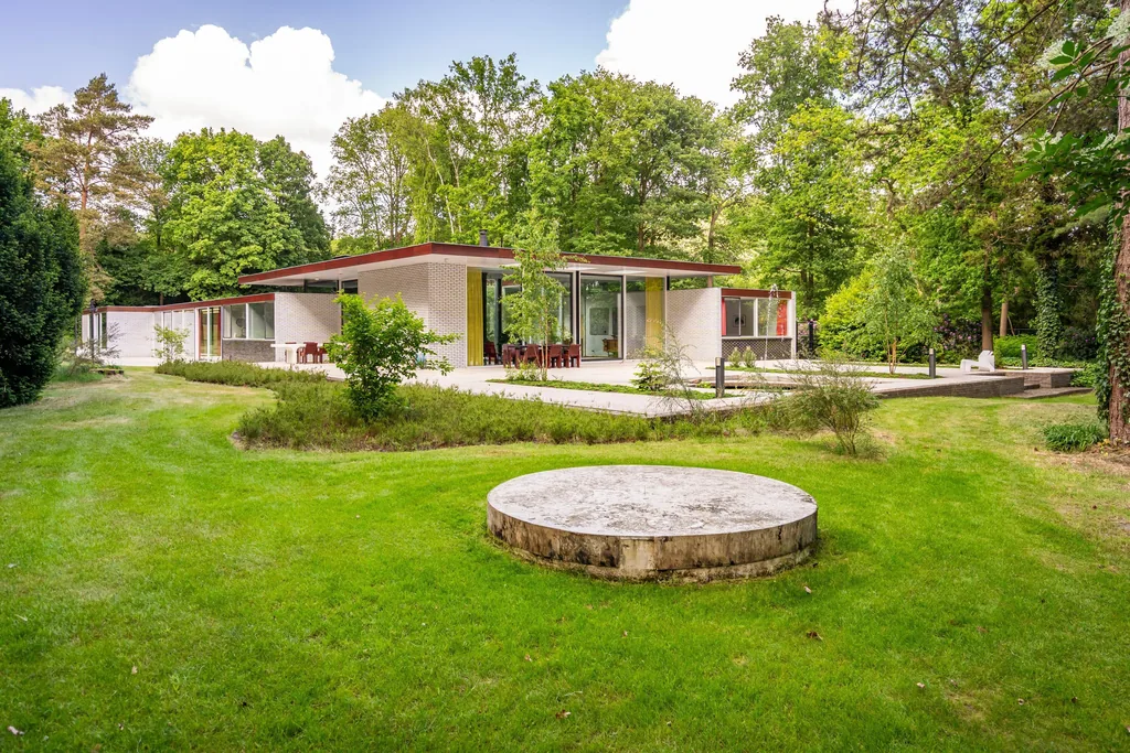 Rietveldhuis, Laren: Het huis in de tuin, tussen de bomen