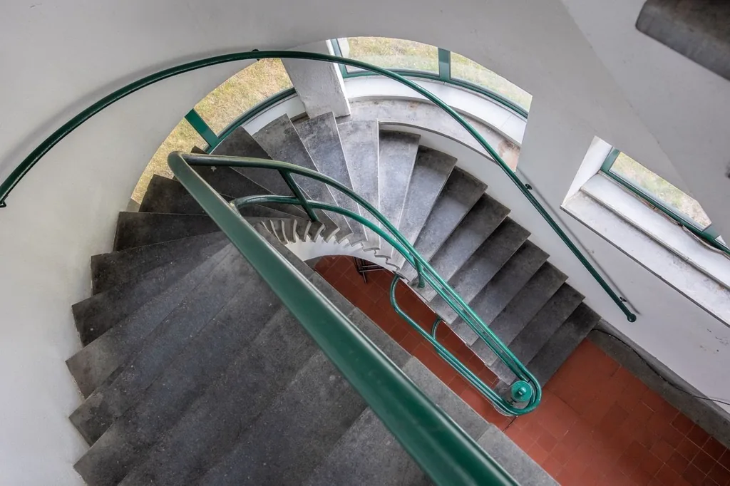 Watertoren, Breda: Het trappenhuis met de groene leuning